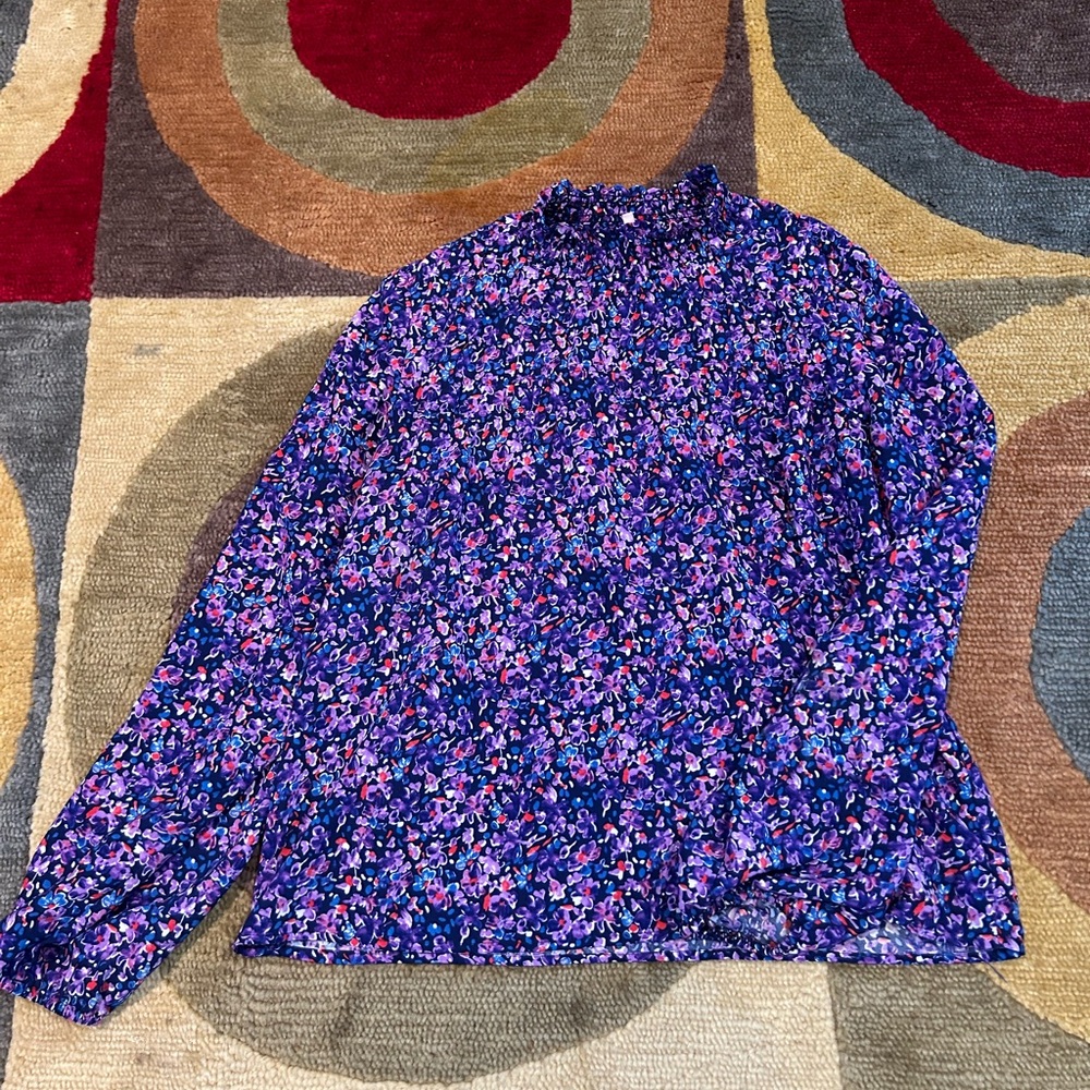 BCBGeneration Mockneck Smocked Floral Print Long Sleeve Blouse Top Size Medium